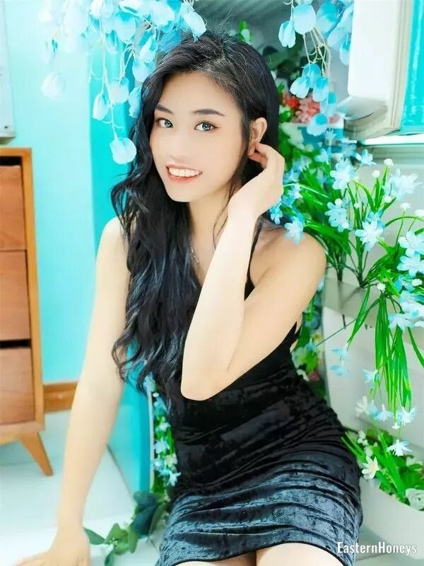 Tran Thuy Linh, 21