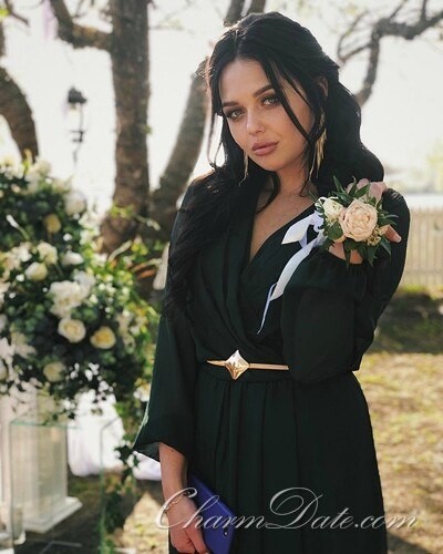 Juli Profile image 1