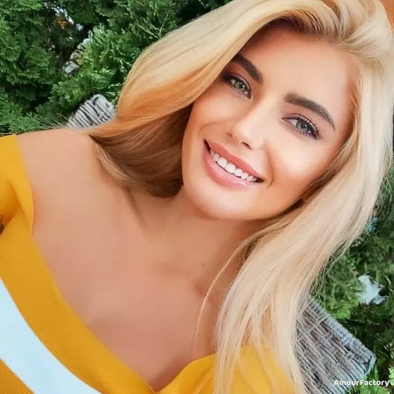 Oxana Profile image 5