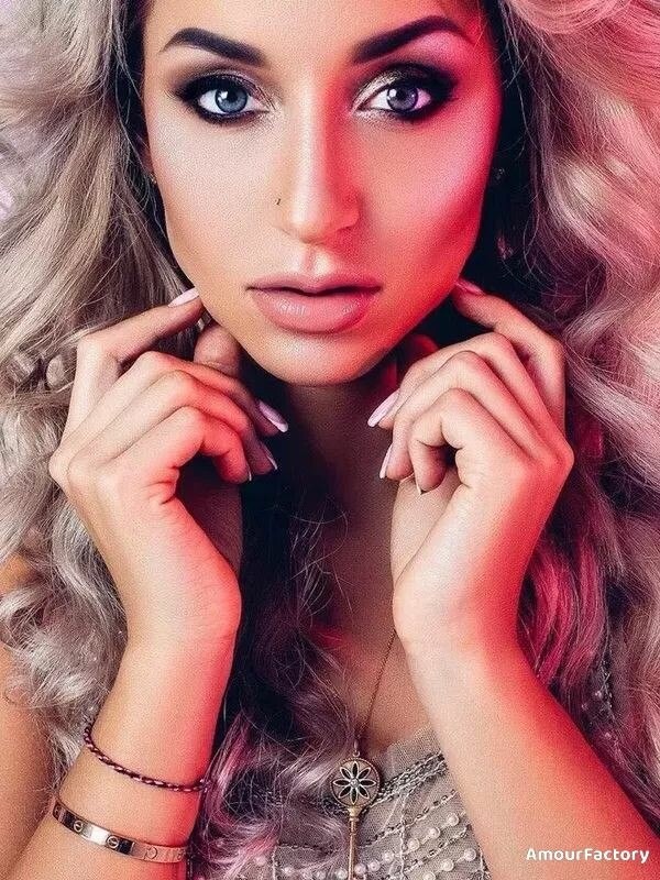 Viktoria Profile image 1