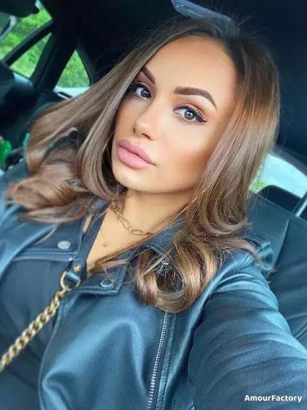 Mirela Rozalia Profile image 1