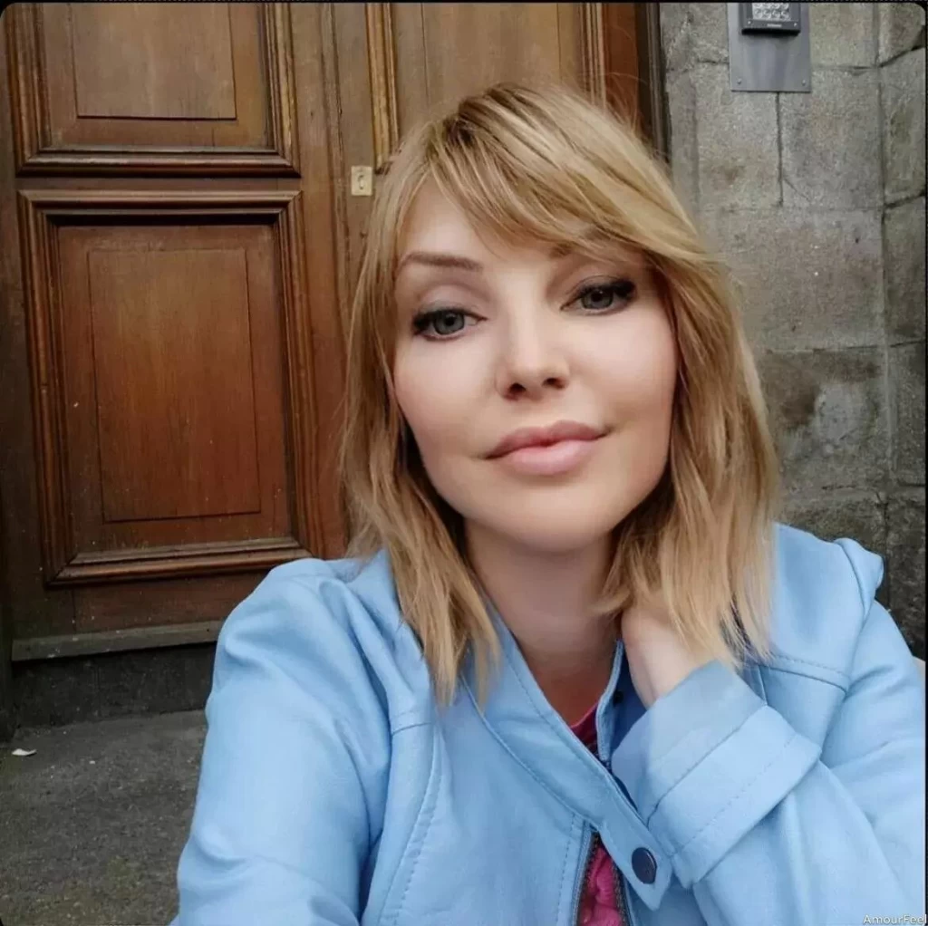 Elina Profile image 6