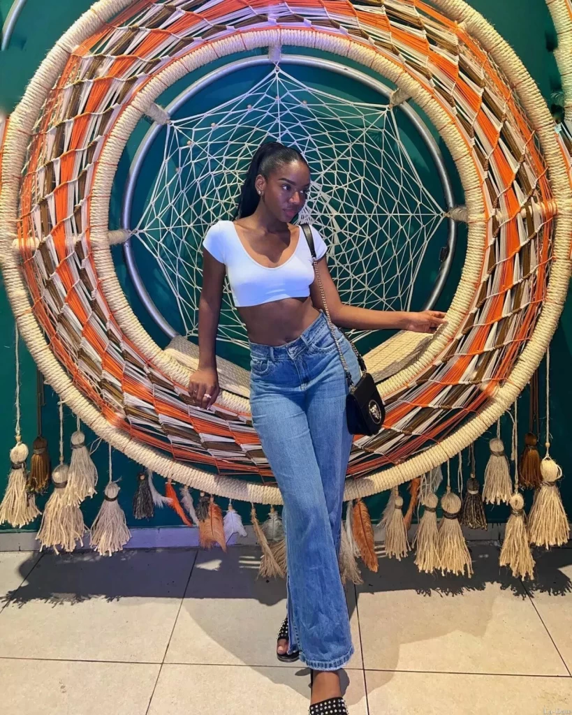 Sara Profile image 3